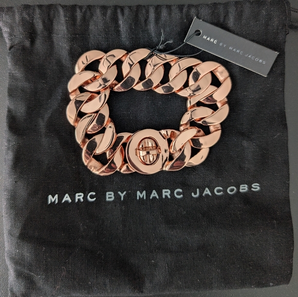 Marc by Marc Jacobs Katie Turnlock Bracelet - Rose Gold - Picture 1 of 6